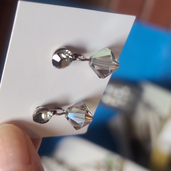 Elegant Red and green clear crystal aurora beads Earrings - Picture 13 of 17